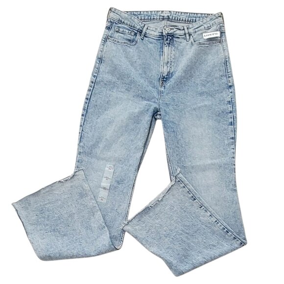 Old Navy Higher High-Rise Flare Nicky Jean Raw Hem Size 12 NEW - Picture 1 of 12